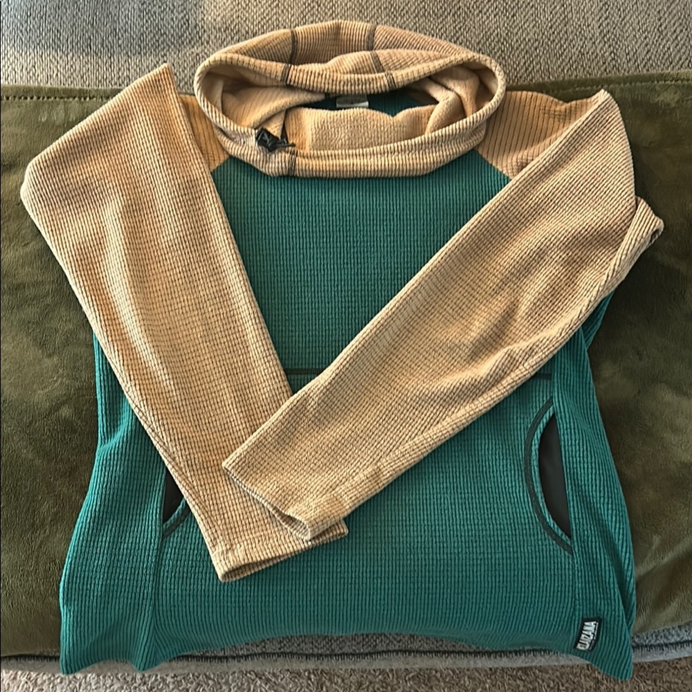 Melanzana! W’s Medium, still soft, old school colors